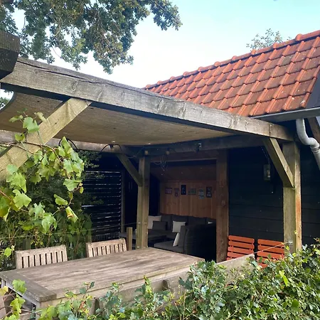 Vakantiehuis Hofstede Den Hul- Riant&authentiek *